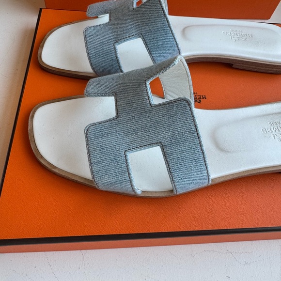 Hermès Denim Oran Sandal - Picture 3 of 5